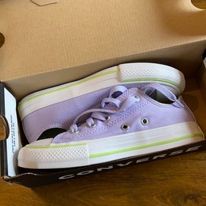 Converse 12.5 lavender kids shoes